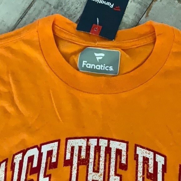 NWT Fanatics Tampa Bay Buccaneers T Shirt - Picture 3 of 4